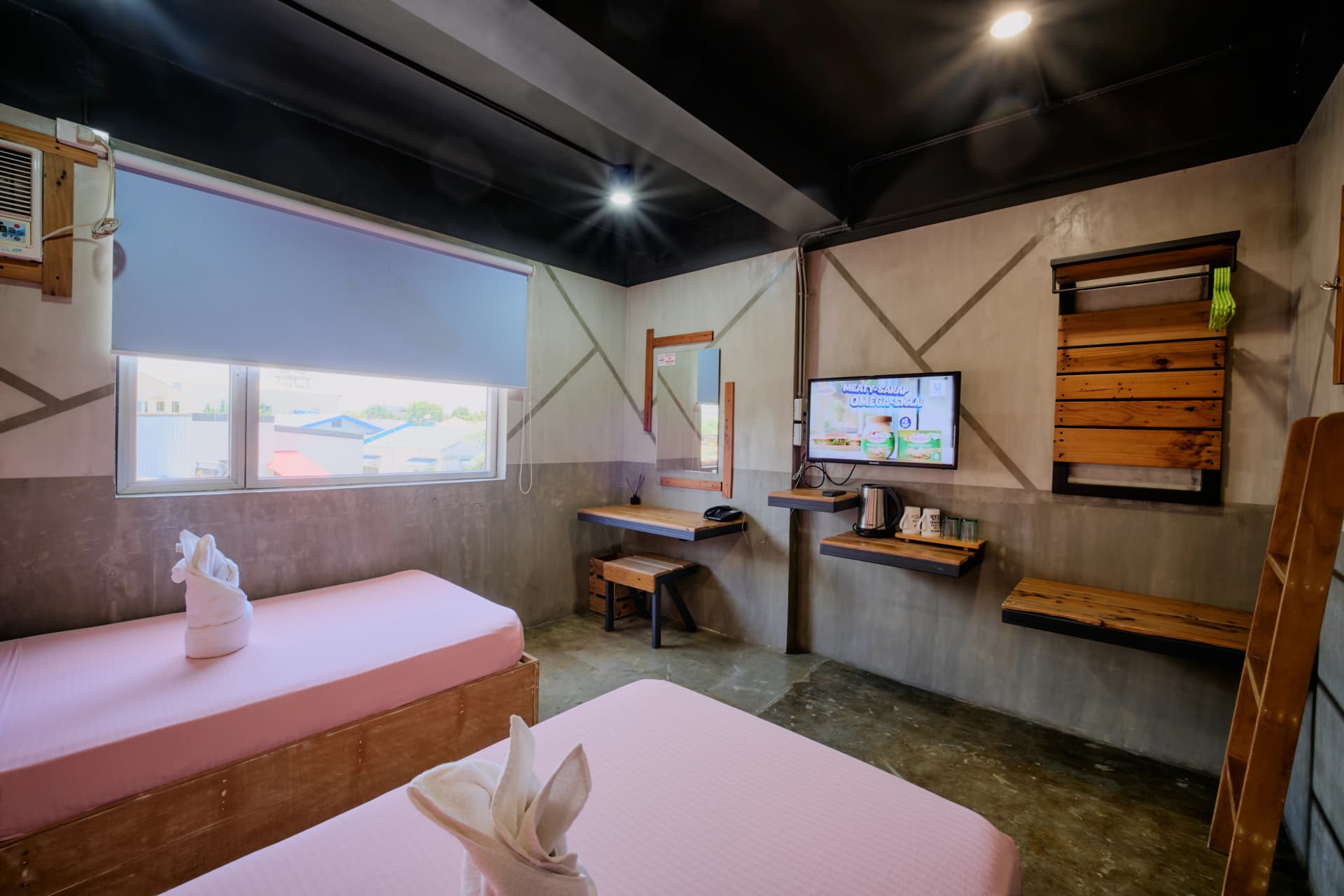 BHive Hotel — room 306