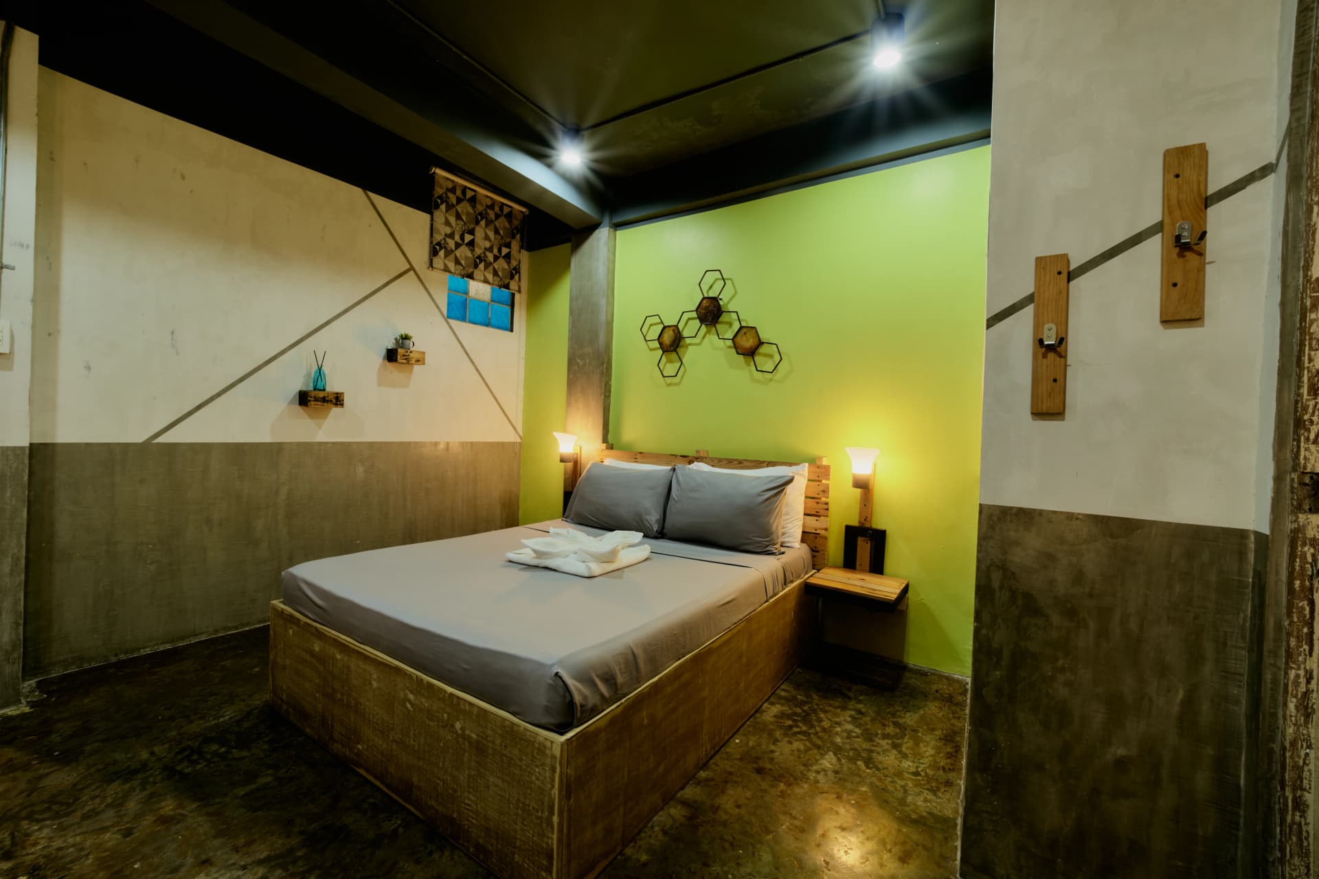 BHive Hotel — suite room