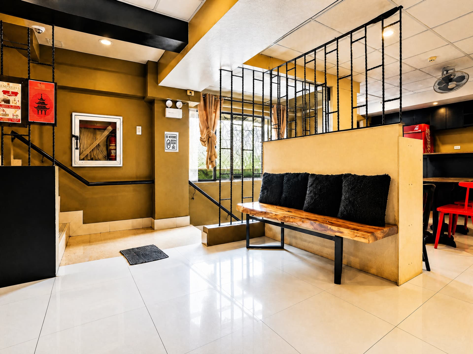 Empress Palace Pension — interior 8