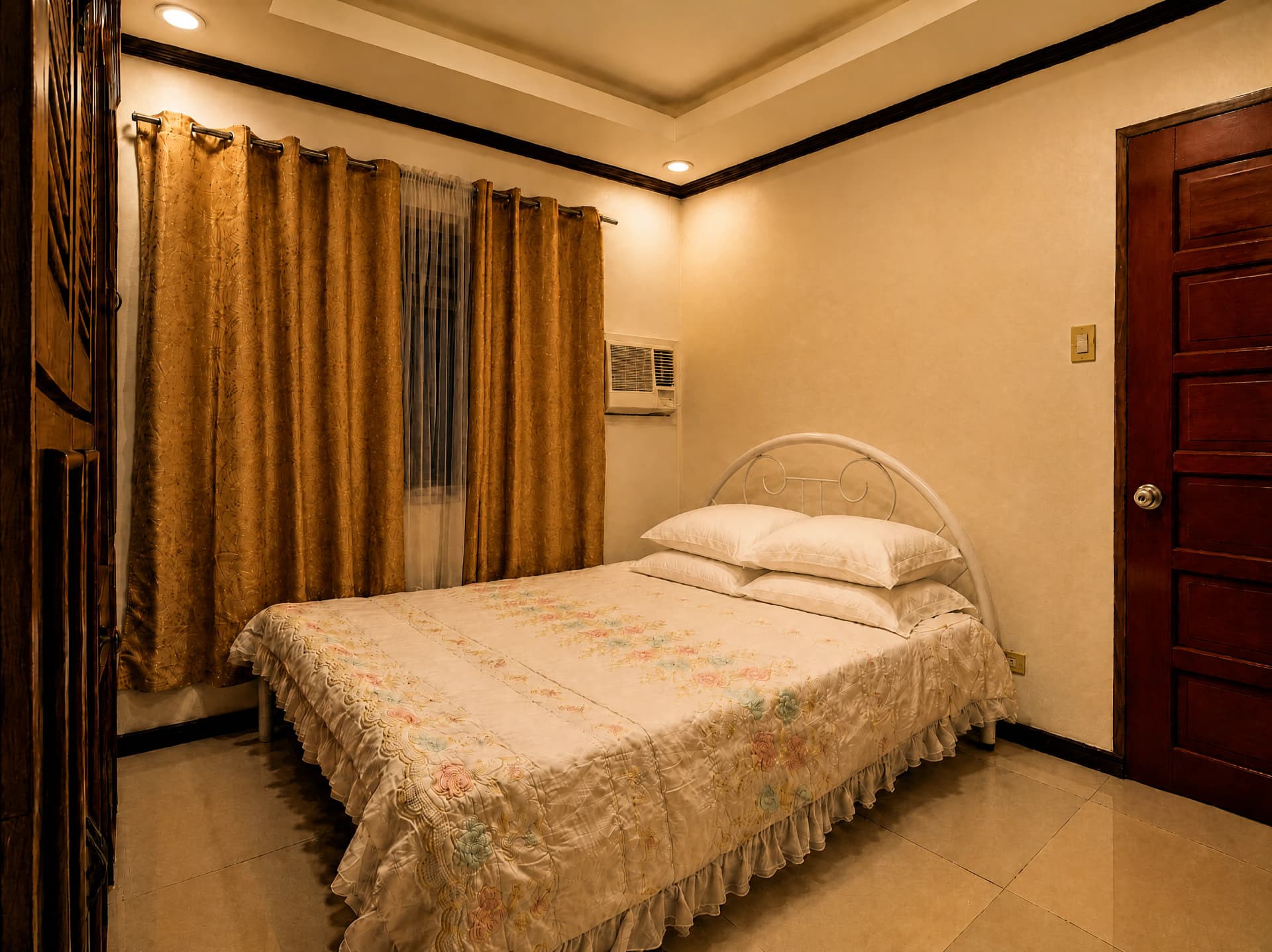 Rosebert Suites — property interior