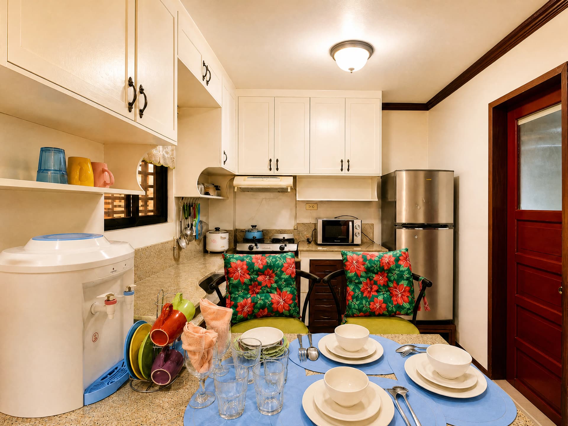 Rosebert Suites — bedroom