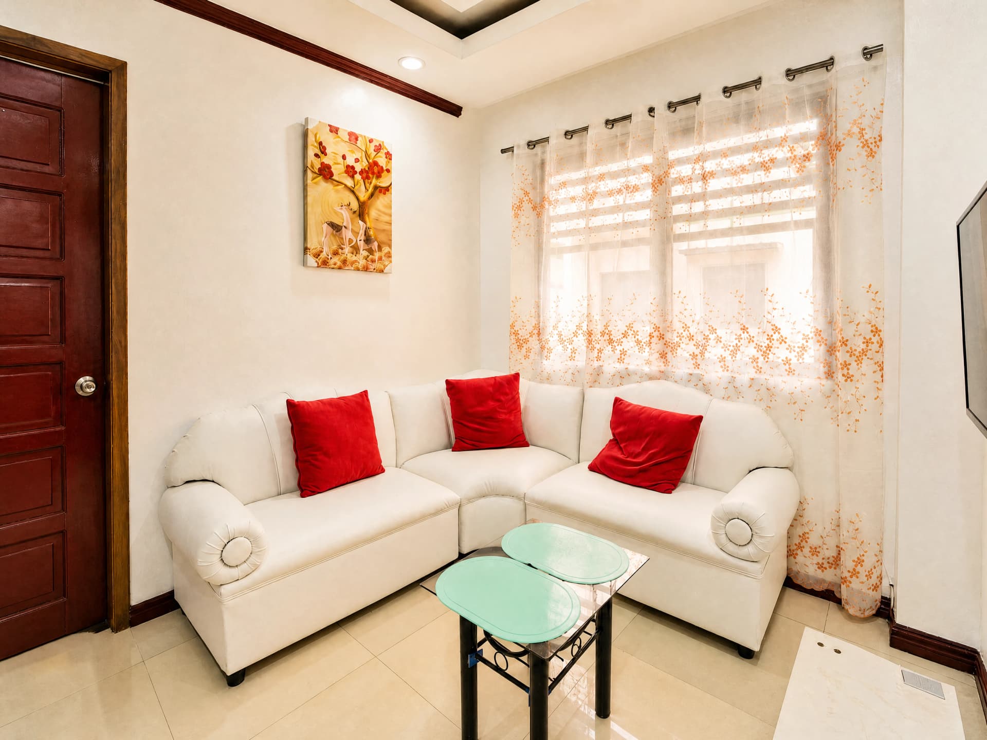 Rosebert Suites — lounge area